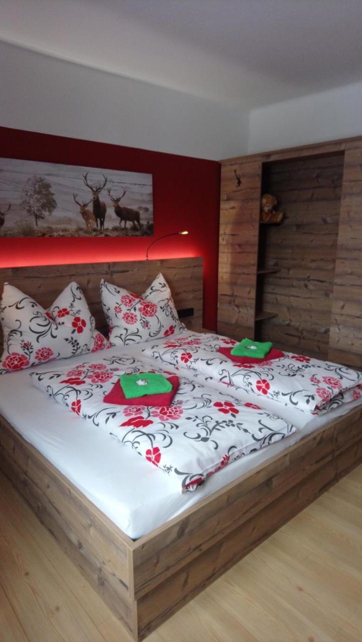 Haus Wastl Apartment Russbach am Pass Gschuett Ngoại thất bức ảnh